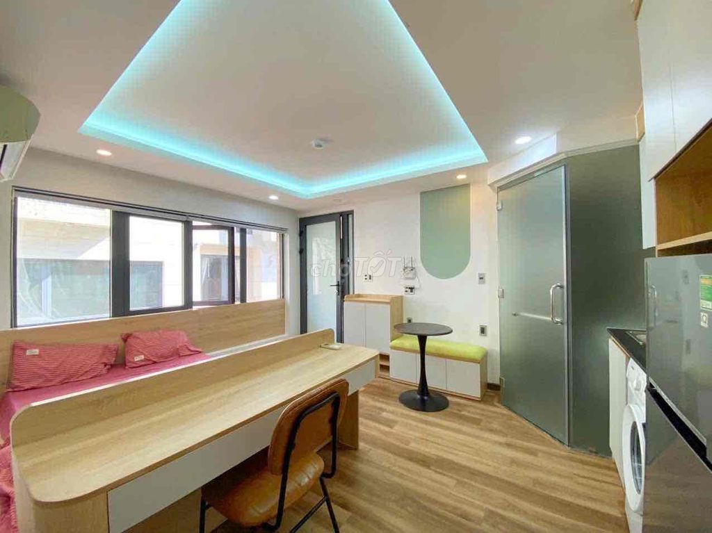 Renting the entire interior of County writer 3 near ueh, open college,