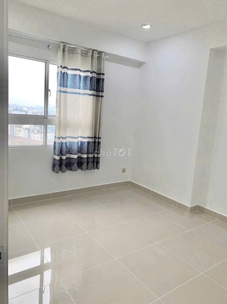 Seven-Aventure Civilization, District 12: 65 meters two, two bedrooms, 6.5 million, ntcb, one month deposit.