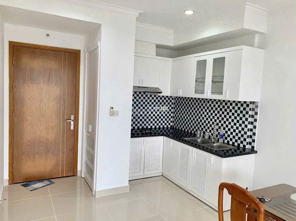 Seven-Aventure Civilization, District 12: 65 meters two, two bedrooms, 6.5 million, ntcb, one month deposit.