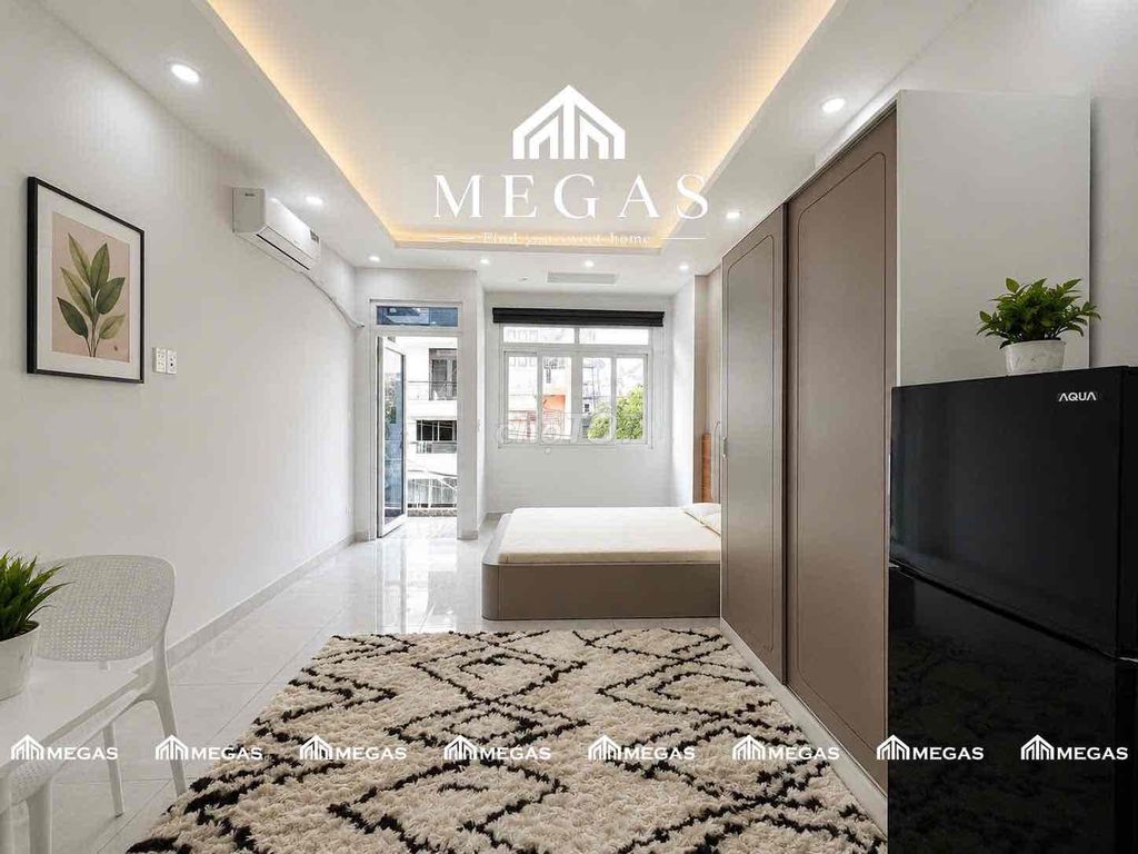 Rent a full-in-house studio near the University of De-Presidents 11