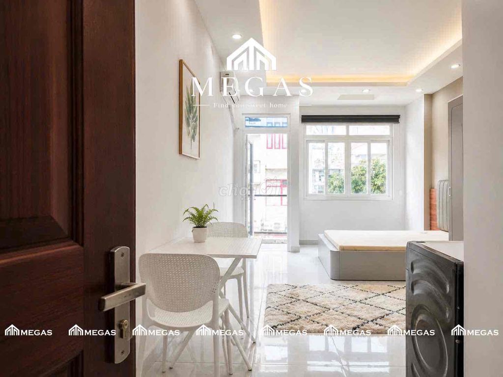Rent a full-in-house studio near the University of De-Presidents 11
