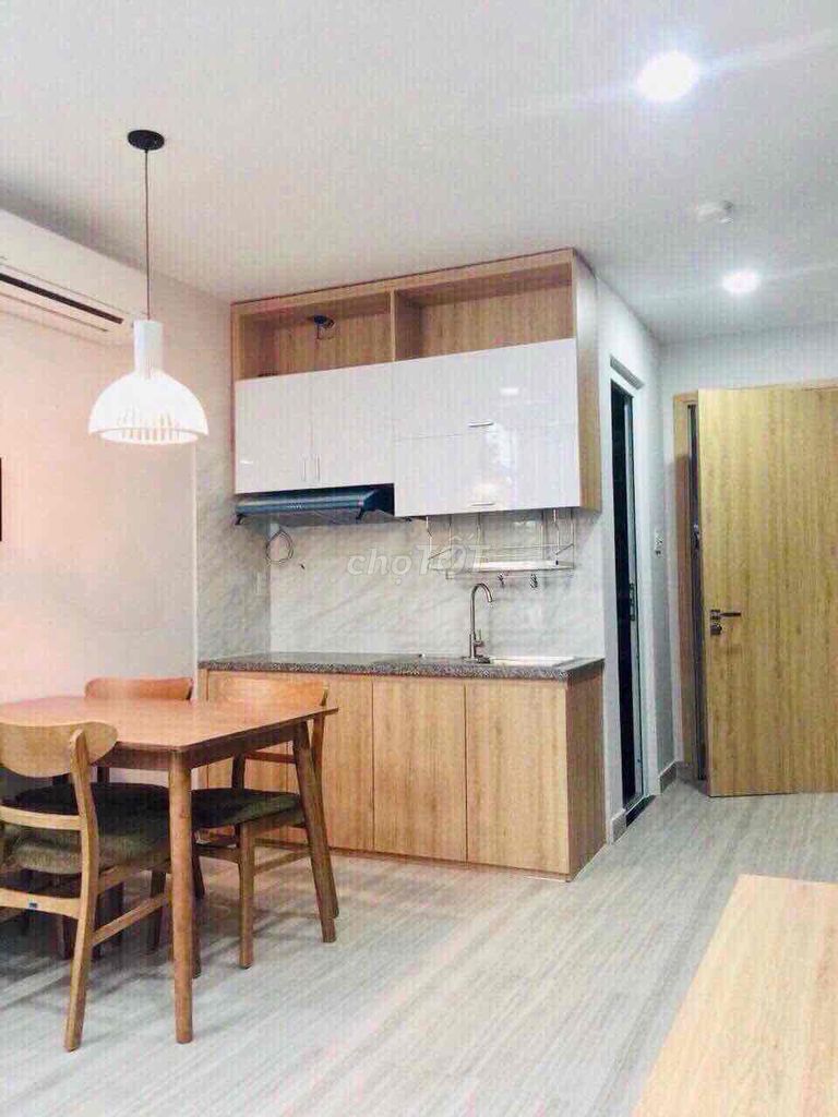 Rent Phạm Hữu Lầu service apartment at 6.5 million.