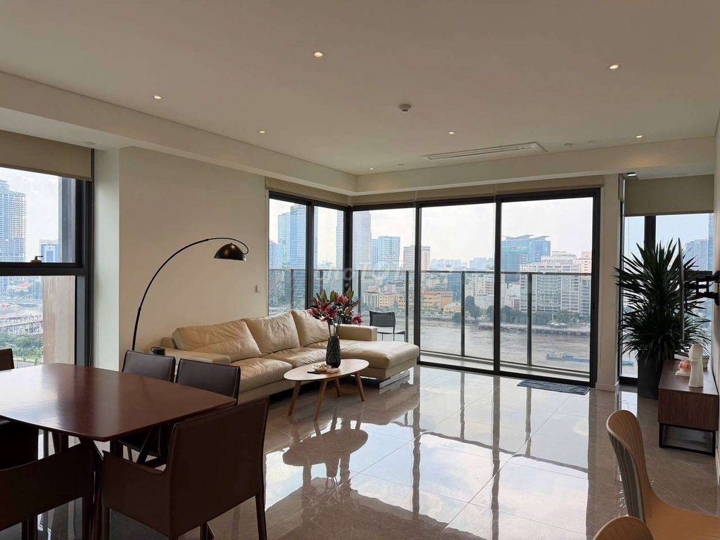 The Opera - Metropole rented apartment 4 upper-level interior bedroom