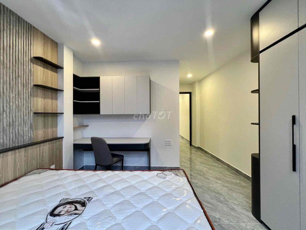 Rent two bedrooms 50 Phạm Văn Đồng near the airport.