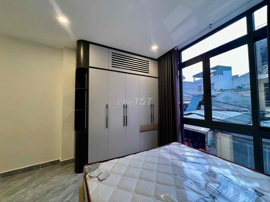 Rent two bedrooms 50 Phạm Văn Đồng near the airport.