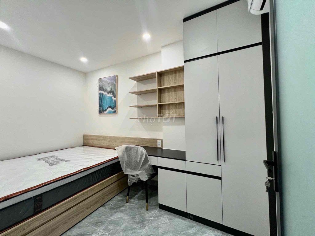 Rent two bedrooms 50 Phạm Văn Đồng near the airport.