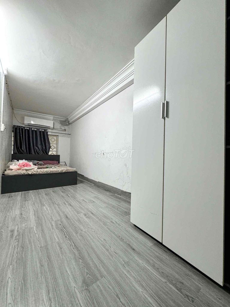 Two bedrooms 60 m2 SuperTo late September empty near the mini market.