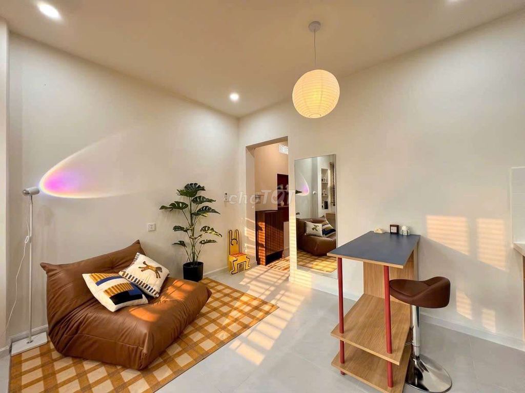 Rent a single balcony bedroom 50 M2 01000 near your father's grave  • Lê Văn Sỹ