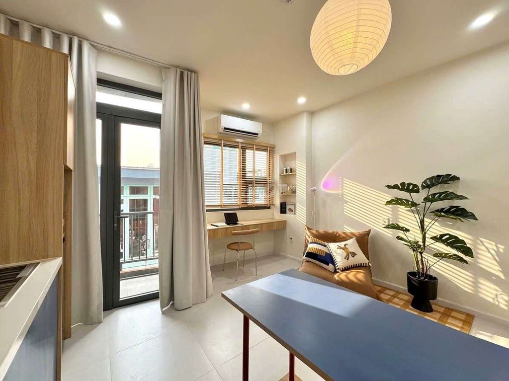 Rent a single balcony bedroom 50 M2 01000 near your father's grave  • Lê Văn Sỹ