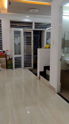 Hire the center of the 4 stories; 120 m2; 3 bedrooms; cool