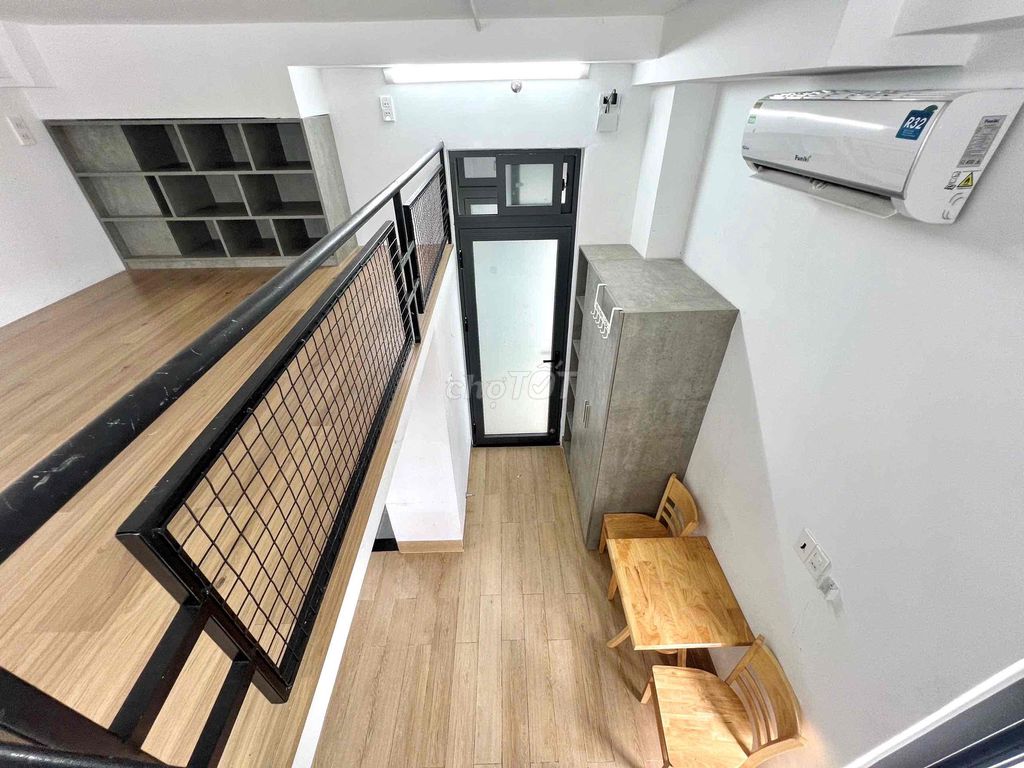 I'll take the whole interior right down the 5th floor. Dogs, electric cars, cats.
