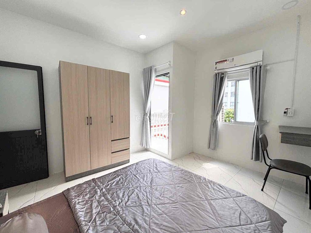 1 balcony bedroom - living room - 50 M2 full furniture right in District 10