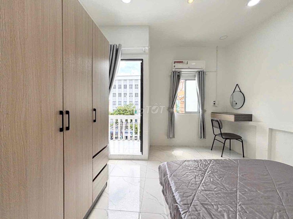 1 balcony bedroom - living room - 50 M2 full furniture right in District 10
