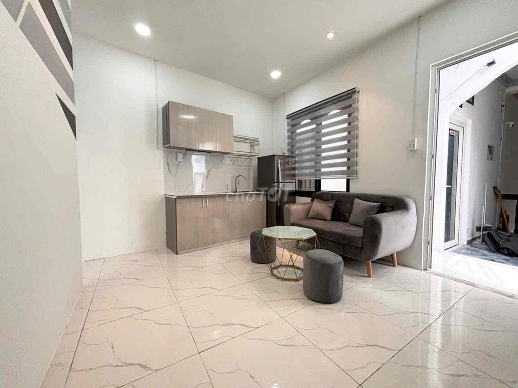1 balcony bedroom - living room - 50 M2 full furniture right in District 10