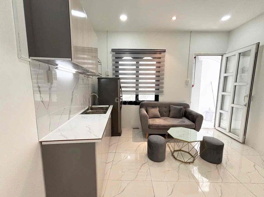 1 balcony bedroom - living room - 50 M2 full furniture right in District 10