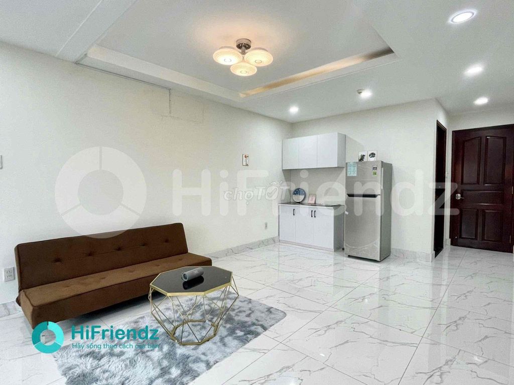 The studio is 35 M2 wide near the open university - the university of medicine - a full interior interior