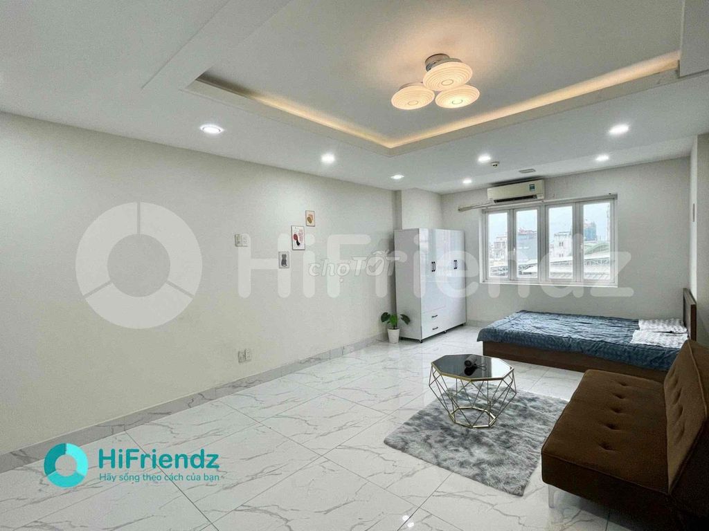 The studio is 35 M2 wide near the open university - the university of medicine - a full interior interior