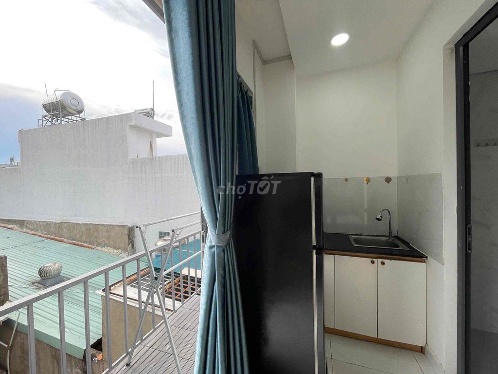 private balcony apartment, basic furniture, close to the dedication college.