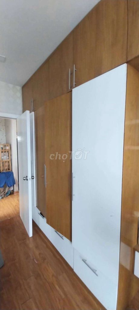 Corner of two bedrooms, two bathrooms, 69 meters, full interior.