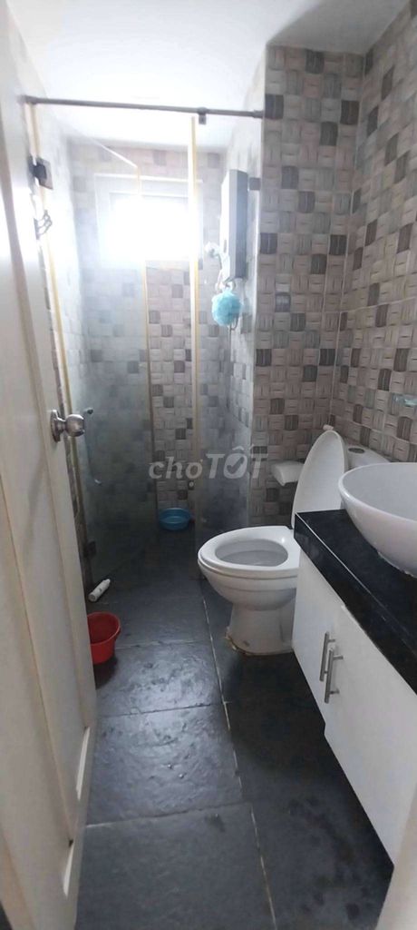 Corner of two bedrooms, two bathrooms, 69 meters, full interior.