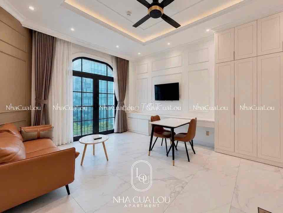 The apartment is a Bancol full Phạm Ngọc Thạch section 3 near the Turtle Lake.
