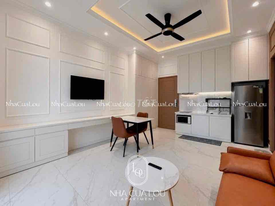 The apartment is a Bancol full Phạm Ngọc Thạch section 3 near the Turtle Lake.