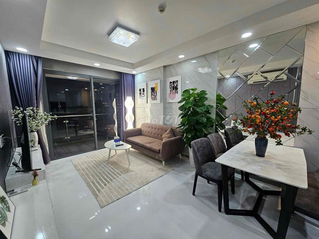 Rent The Gold View apartment. Two bedrooms. 80 meters. Full interior. 19 million a month.