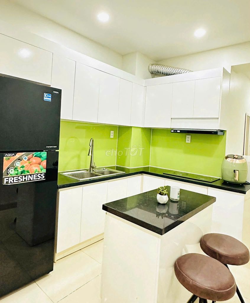 Rent two bedrooms. A full-on Full-house bathroom, right into the Dream Home Palace.