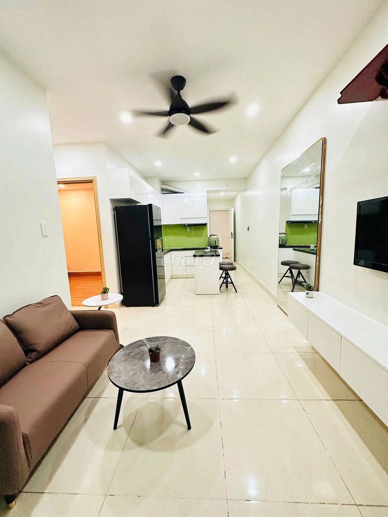 Rent two bedrooms. A full-on Full-house bathroom, right into the Dream Home Palace.