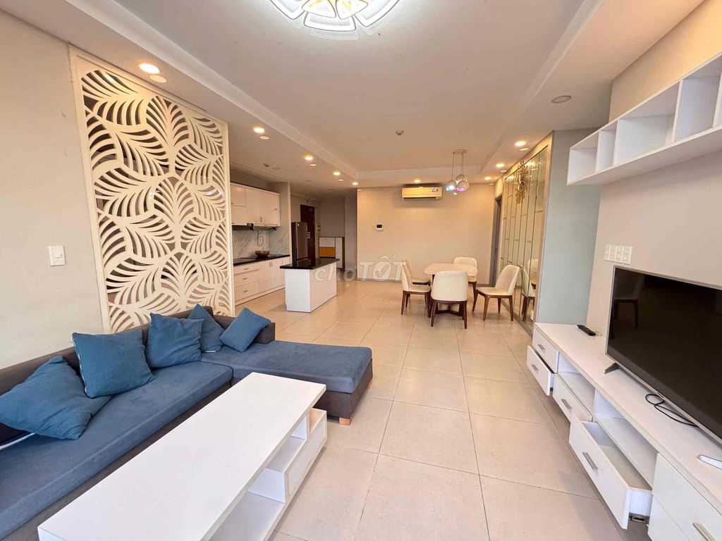 Rent The Gold View 3 bedrooms. Two full toilets, 26 million a month.