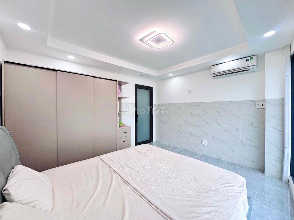 apartment 1 bedroom 1.50 meters full of furniture in front of the 11th county.