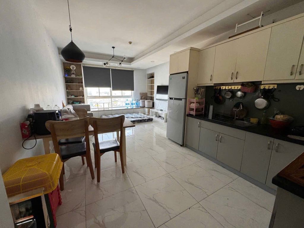 Ten A Chen Dudu. District 1: 75 meters2, 2 p sleeps, 2 toilets, full interior, 13 million