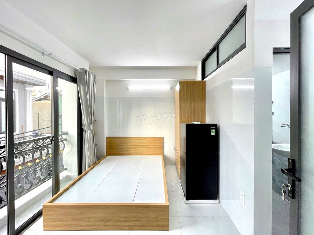 The free house. The new full interior by the front bridge of District 7.