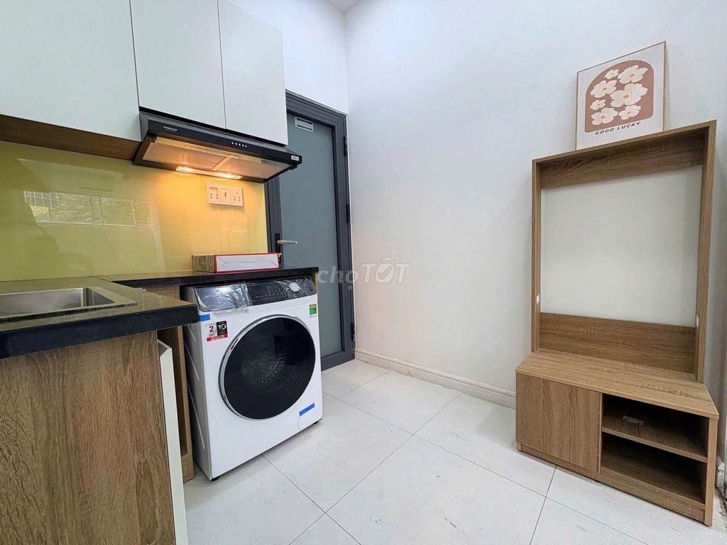 30 meters, one bedroom. We're close to the Royal Order.