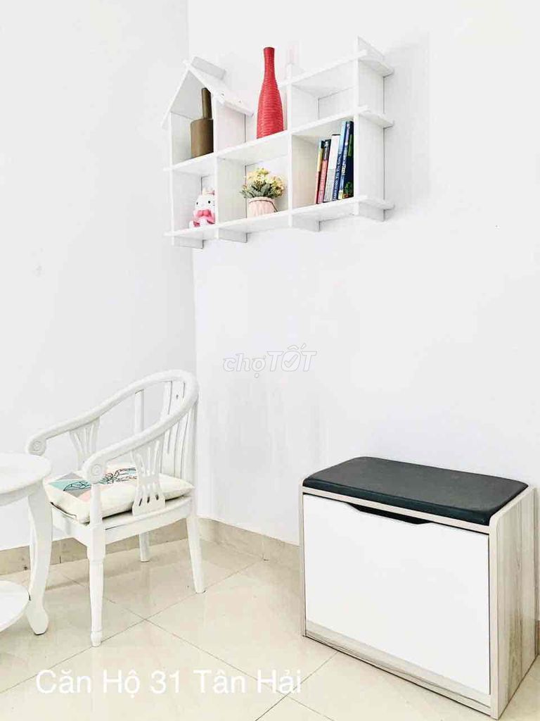 The full interior service apartment, a super open window, near the airline academy