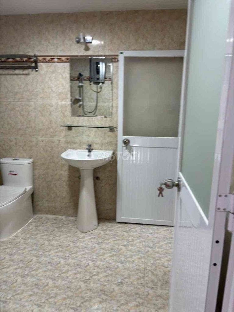 First floor two bedrooms in front of  cmt8, 1906 15, District 10