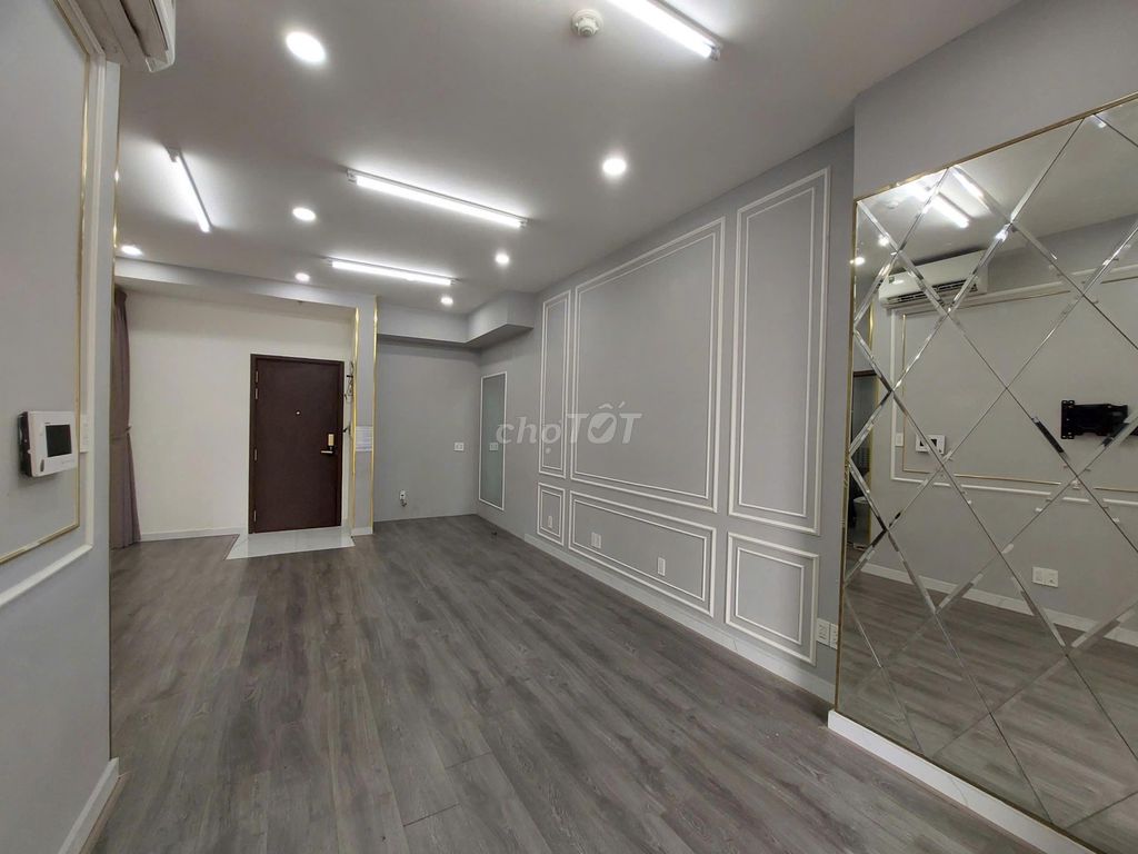 The building is either the Orhard Parkview Novaland 56 meters of basic furniture.