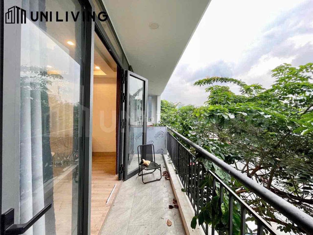 Rent the service apartment right around the Trần Não with a big balcony
