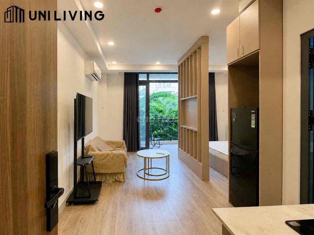 Rent the service apartment right around the Trần Não with a big balcony