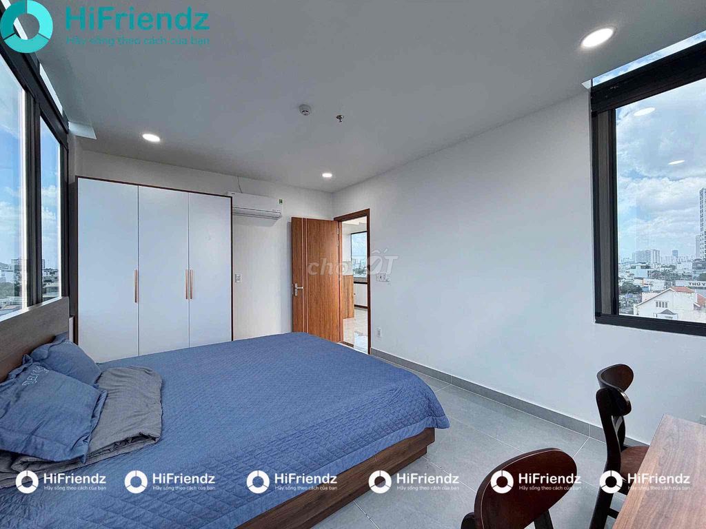 A super-wide bedroom with a full interior near the end of life.