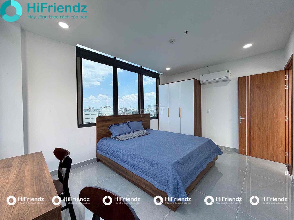 A super-wide bedroom with a full interior near the end of life.