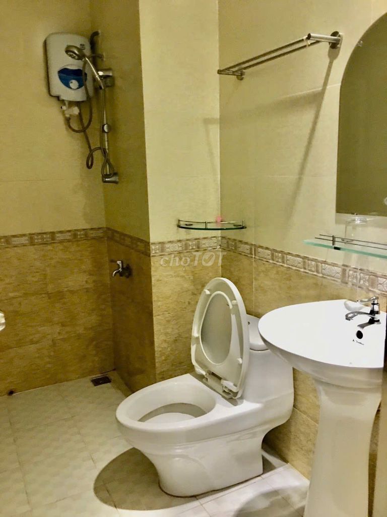 We need to rent the Good House apartment, two bedrooms, full furniture, now.