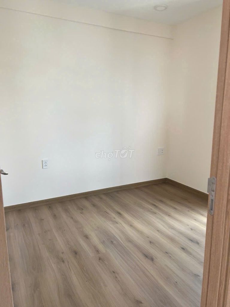 Hot for Viva Plaza, District 7. One bedroom cost 7.5 million, two bedrooms for 8.5 million, right now.
