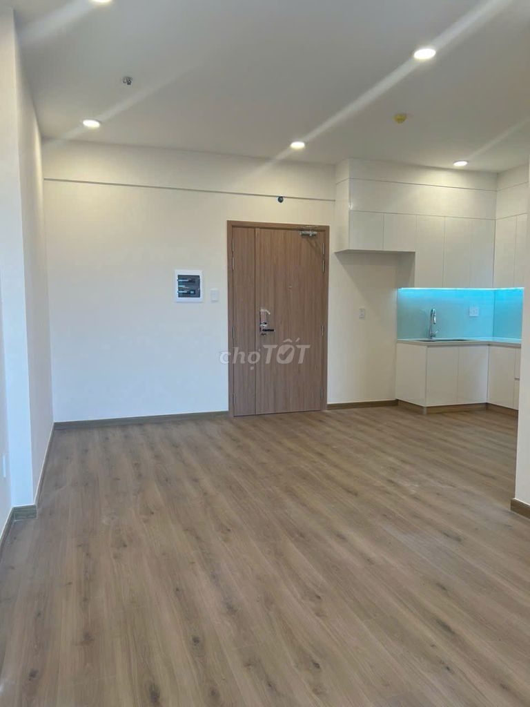 Hot for Viva Plaza, District 7. One bedroom cost 7.5 million, two bedrooms for 8.5 million, right now.