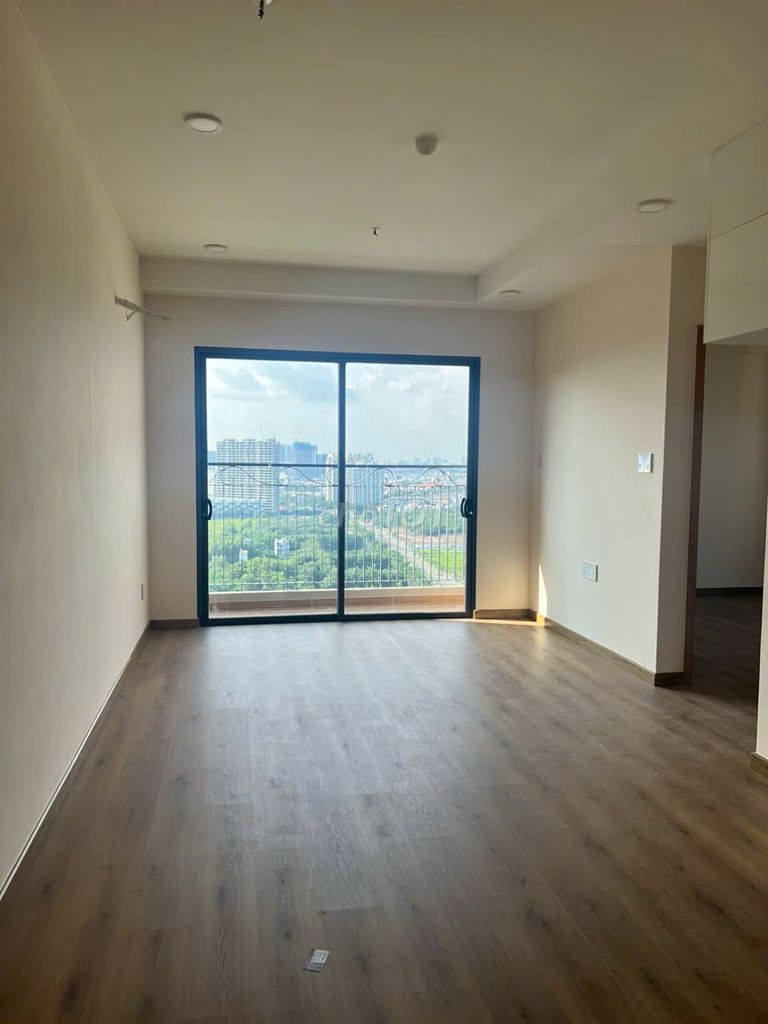 Hot for Viva Plaza, District 7. One bedroom cost 7.5 million, two bedrooms for 8.5 million, right now.