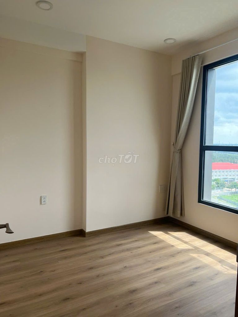 Hot for Viva Plaza, District 7. One bedroom cost 7.5 million, two bedrooms for 8.5 million, right now.