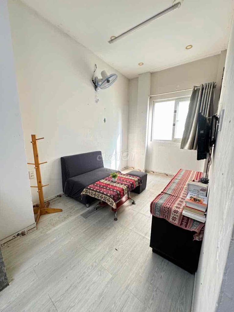 A 40-foot bedroom.