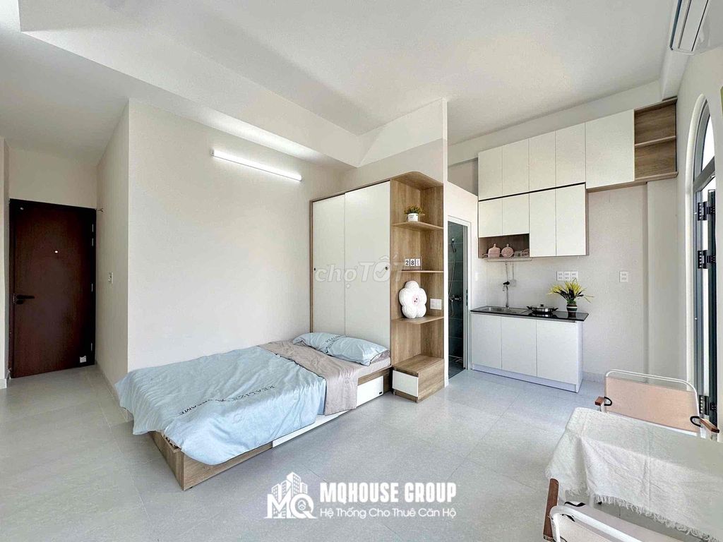 The balcony studio - full interior - right at Tân Hương elevators