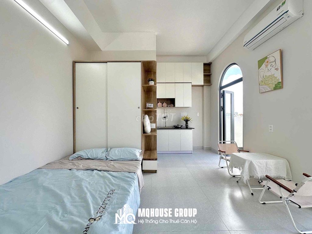 The balcony studio - full interior - right at Tân Hương elevators