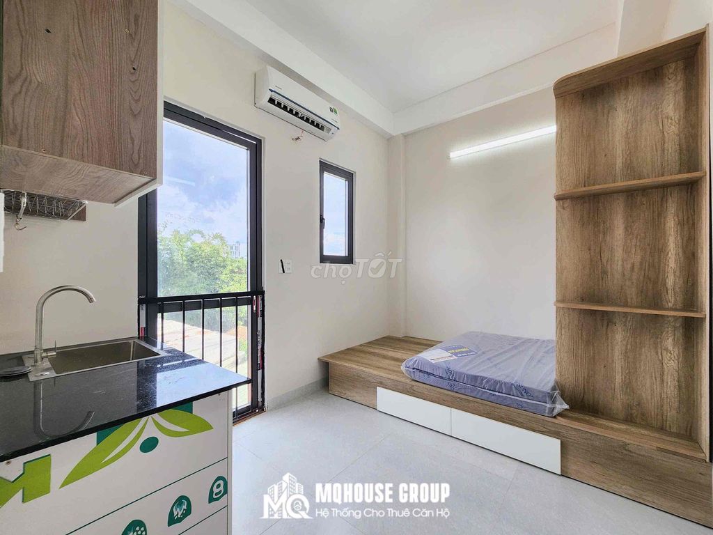 The balcony studio - full interior - right at Tân Hương elevators